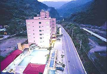 Toong Mao Hot Spring Hotel T'ai-tung Esterno foto